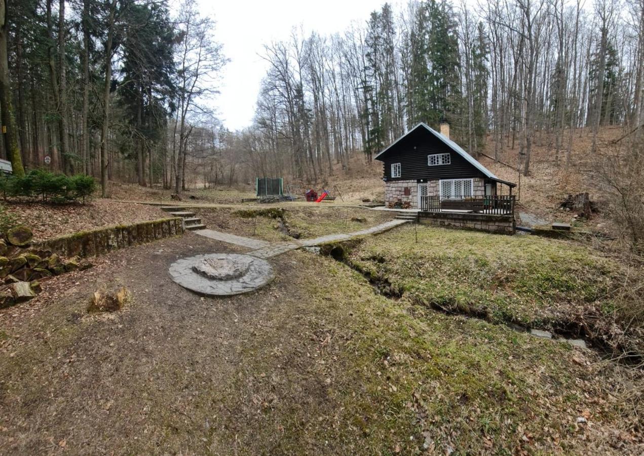 Horska Chata V Srdci Kremnickych Hor Banská Bystrica Exterior foto